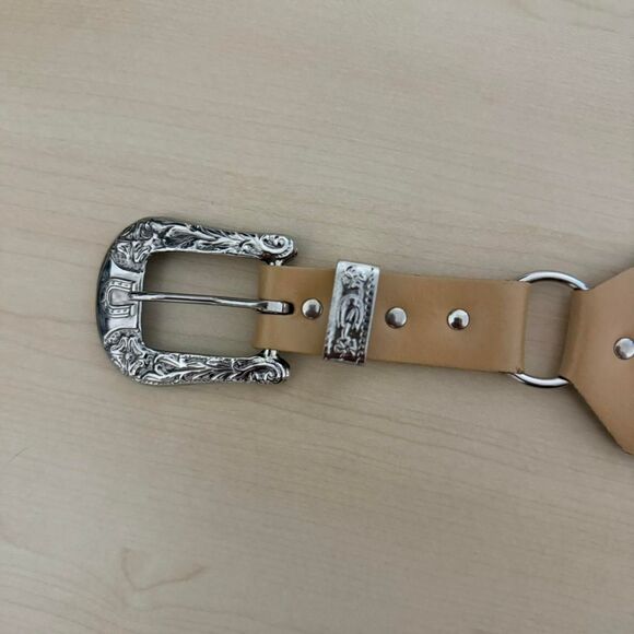 Early 2000s Tan & Silver Boho Western Belt - Picture 5 of 7